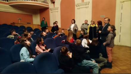 Русская драматургия в "Зазеркалье"